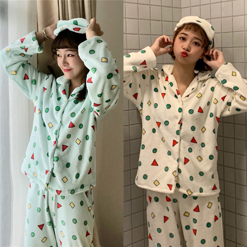 Bộ Đồ Ngủ Hình Shin-Chan Đáng Yêu Cho Cặp Đôi | BigBuy360 - bigbuy360.vn