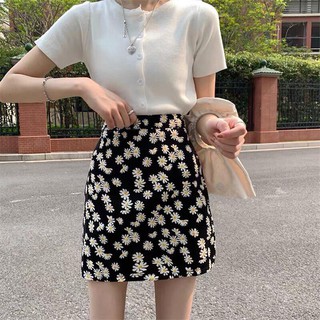 Set chân váy hoa cúc+ áo thun trắng