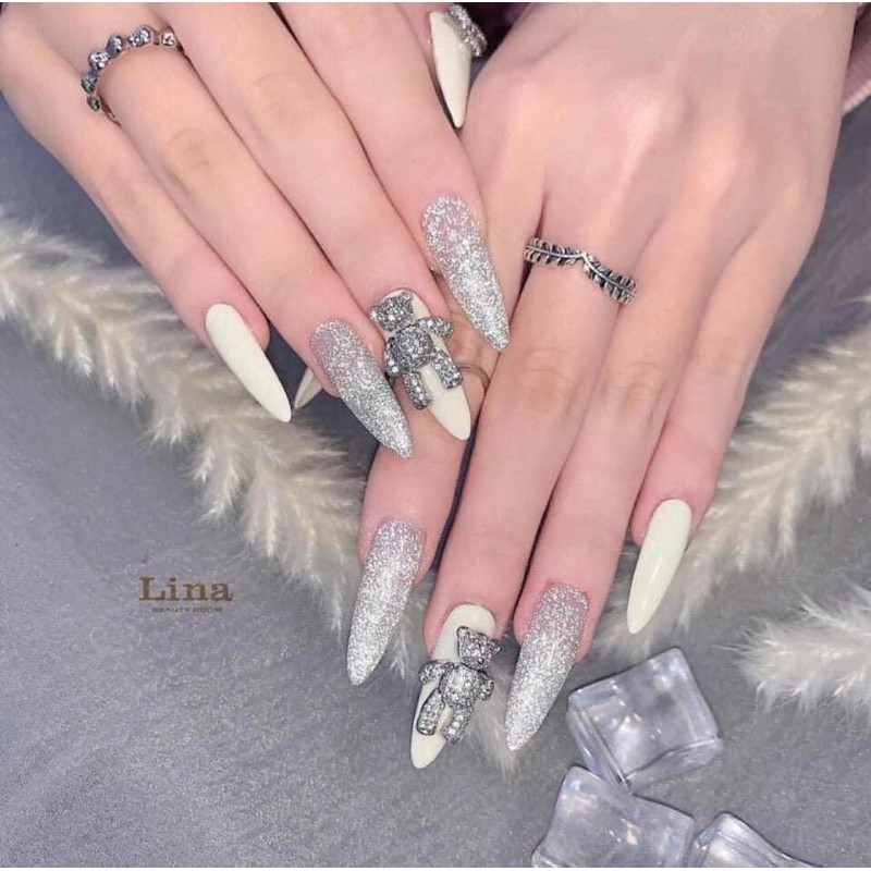 gel gel nhũ flash 2 màu vàng và bạc bộ nail sáng khi đc ánh đèn chiếu vào | BigBuy360 - bigbuy360.vn