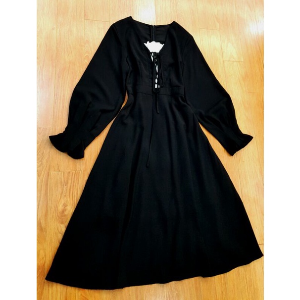 Đầm đen xòe tay bồng 2hand