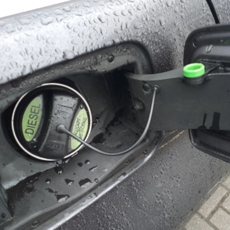 Nắp đậy bình xăng có dây cáp cho BMW