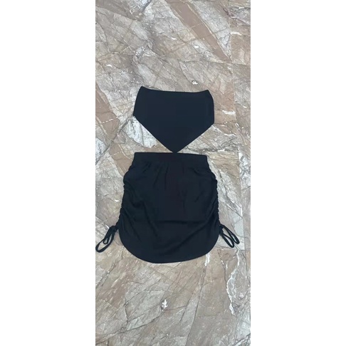 set len dệt kim 3 chi tiết : khoác len mũ + quây yếm + chân váy rút sườn