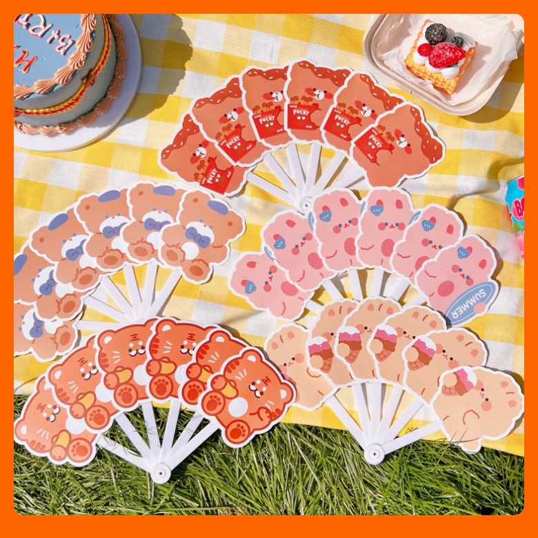 Quạt xếp cầm tay mini xinh nhiều hình đáng yêu giá rẻ bằng nhựa cho học sinh sinh viên