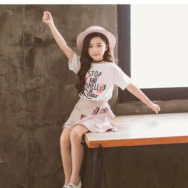 Set áo phông chân váy