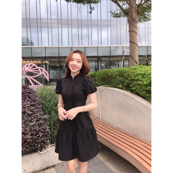 Đầm ren viền 2 tầng