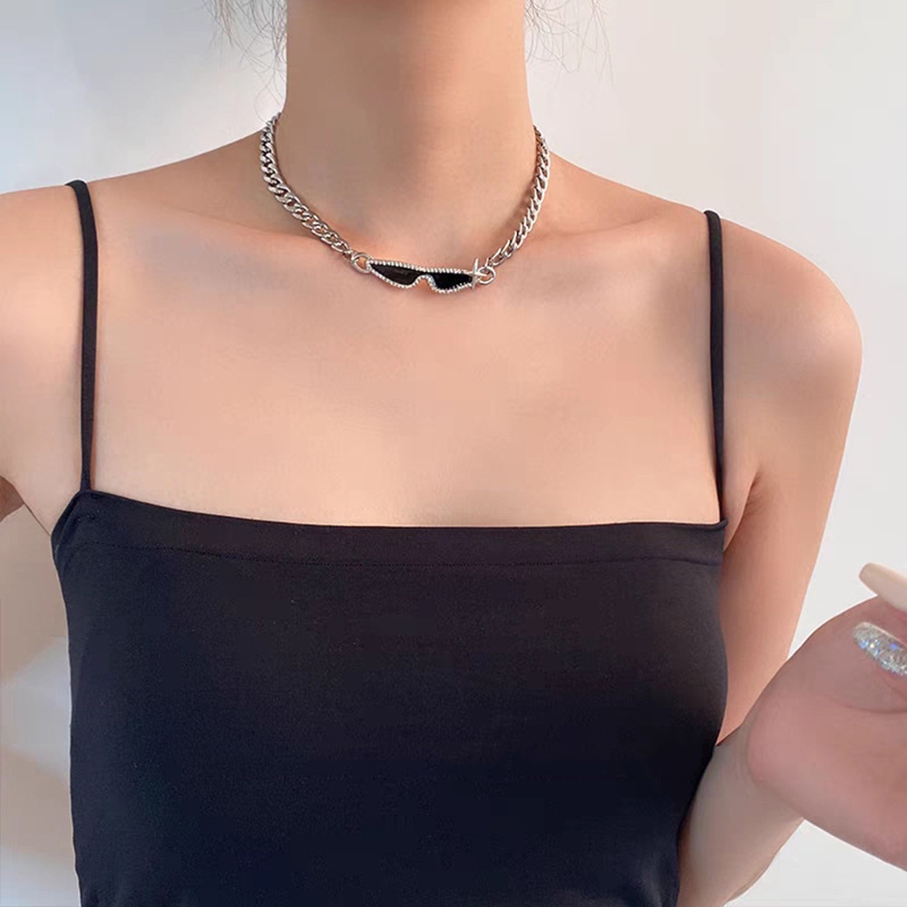 Vòng cổ Hình Mắt Kính Màu Đen Bằng Thép Phong Cách Punk Hàn Quốc Thời Trang Cho Nữ