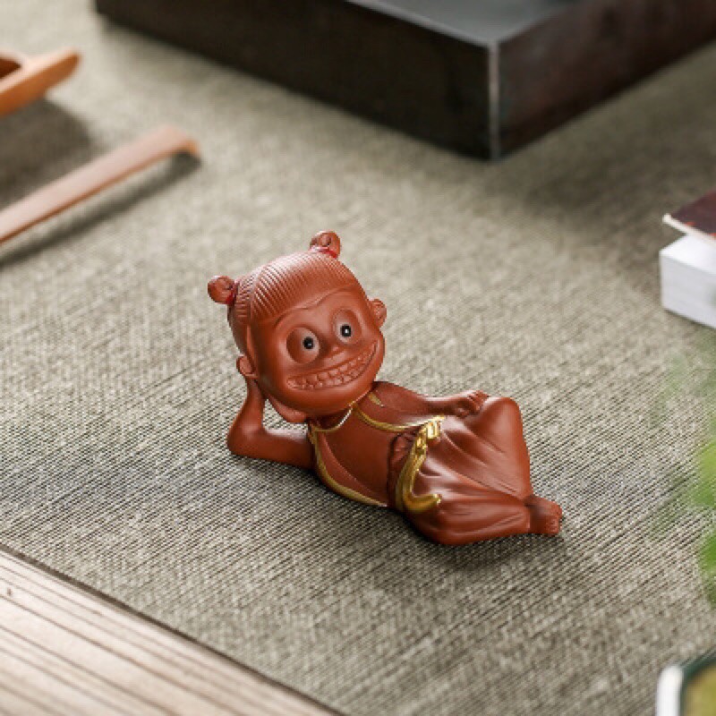 Tượng gốm để bàn trà :  Tiểu Quái Na Tra