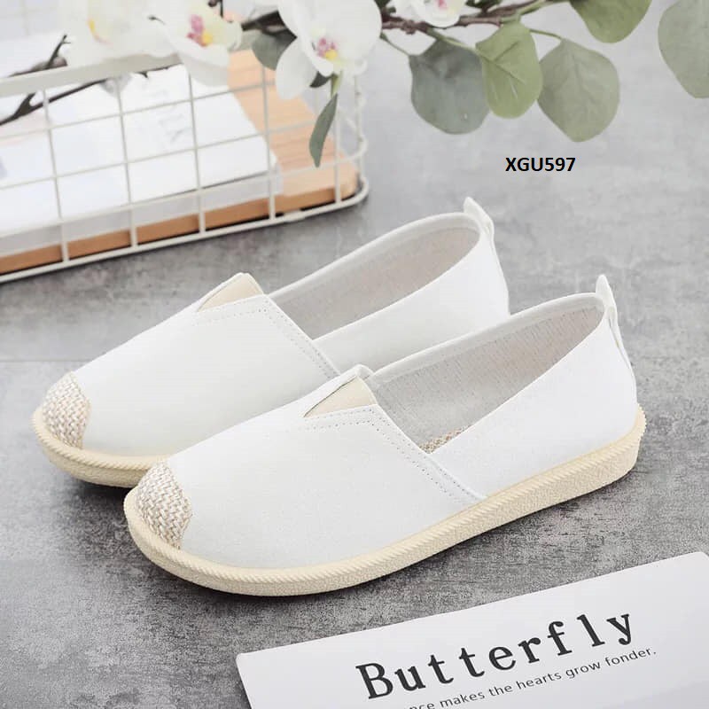 Giày slipon nữ basic XGU597