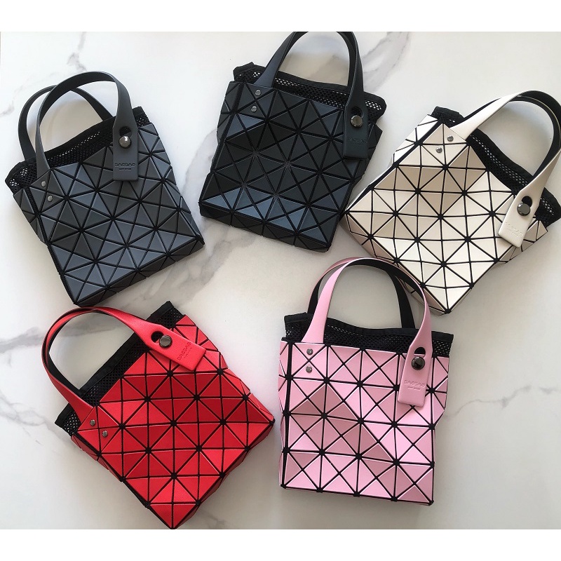 Túi Xách mini Hình Vuông Bốn Ngăn Mẫu Mới 2022 Issey Miyake Phiên Bản Giới Hạn Cho Nữ777777