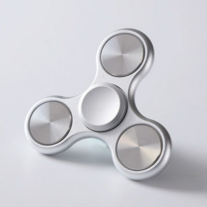 Spinner 3 cánh kim loại