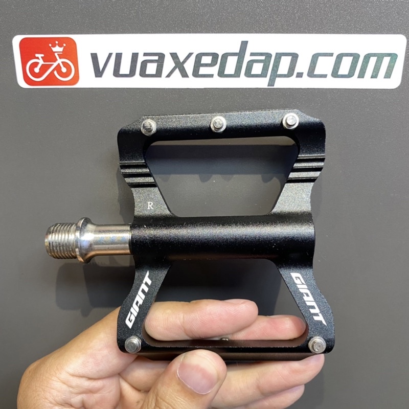BÀN ĐẠP PEDAL GIANT – BUTTERFLY