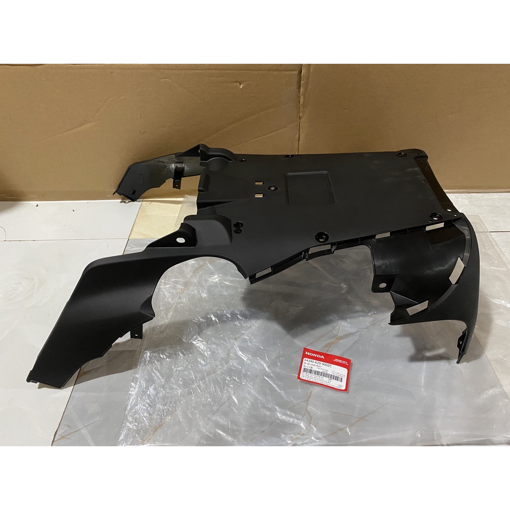 Ốp sàn bên dưới-Gầm nằm HONDA SH MODE năm 2013 màu Đen.