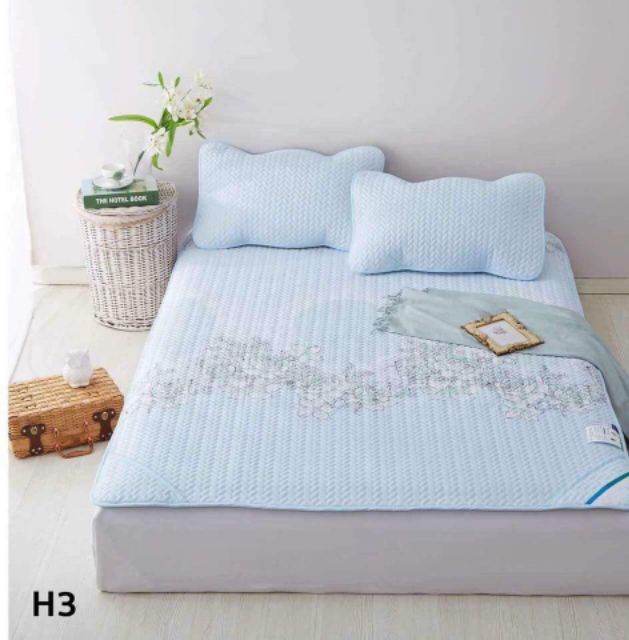 Chiếu điều hòa hòa tencel m6Hàng có túi cực xịn đẹp nhé( chọn màu không chọn hình)
Một nằm cực mát, thấm hút mồ hôi, tho