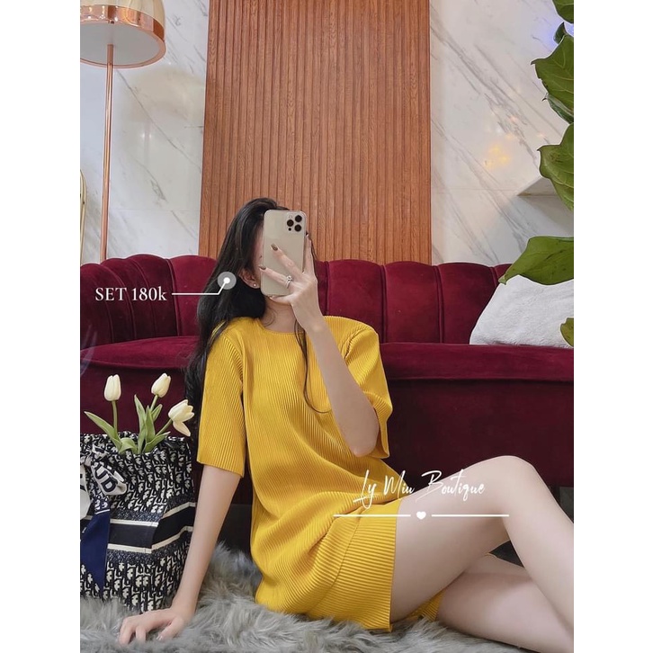 SET ÁO DẬP LY QUẦN NGỐ SUÔNG HÀNG NHẬP Ꮯɦấȶ Ꮮɨệʊ: thun dập ly. Có 2 màu. Size dưới 55kg vừa. Đơn giản mà đẹp