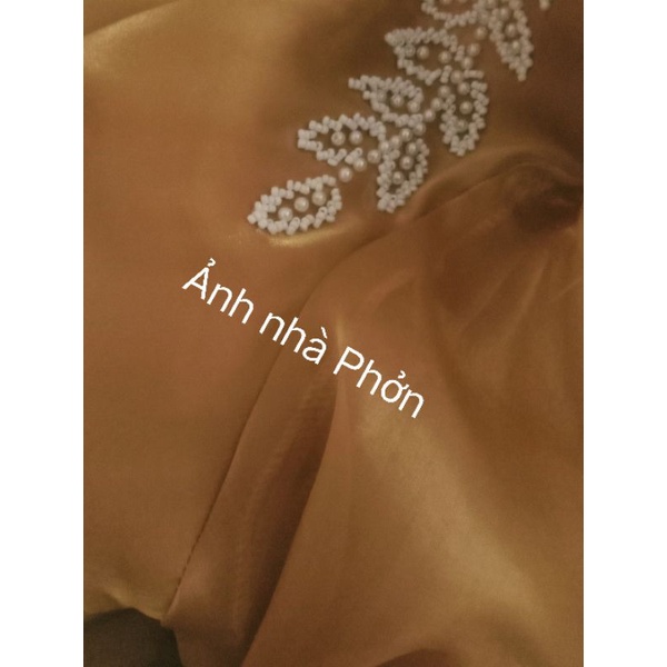 Áo dài tơ cách tân tay lửng kết hoa nhỏ sang trọng