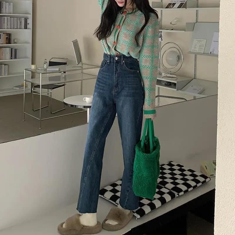 Quần Jeans Ống Xuông Màu Xanh Lạ Mắt Dáng Chuẩn Loại 1