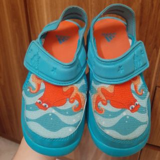 Sandal bé auth size 27 thanh lý