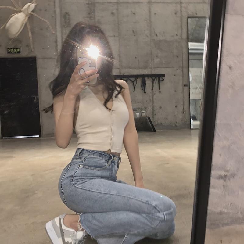 Áo Croptop Cổ Chữ V Sát Nách Dáng Body Cúc Cài - Áo Tanktop Cổ Bẻ Polo Bozip 2 Màu Hot