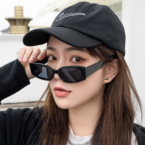 Kính mát tròng vuông màu sắc ngọt ngào thời trang phong cách unisex