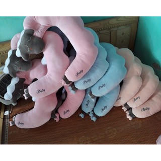 có sẵn chuyên sỉ lẻ gối cừu đa năng gối chữ C ngược .ib giúp shop để chi tiết hơn ạ.