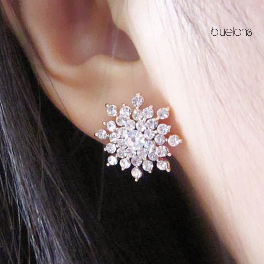Đôi Bông Tai Hình Hoa Tuyết Đính Đá Thời Trang Cho Nữ