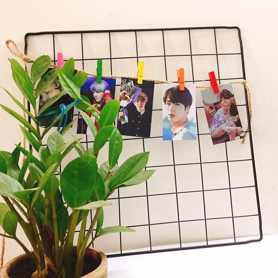 Bộ decor Khung sắt treo ảnh, dây đèn đom đóm, kẹp gỗ trang trí nhà cửa, góc học tập, nơi làm việc, xinh xắn rẻ xịn