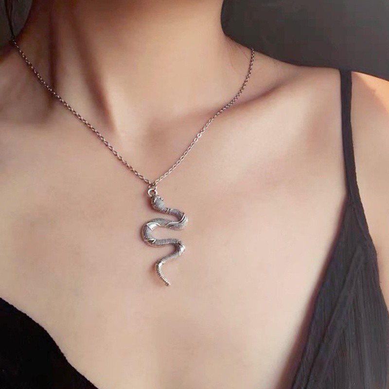 Vòng cổ hợp kim hình rắn độc đáo