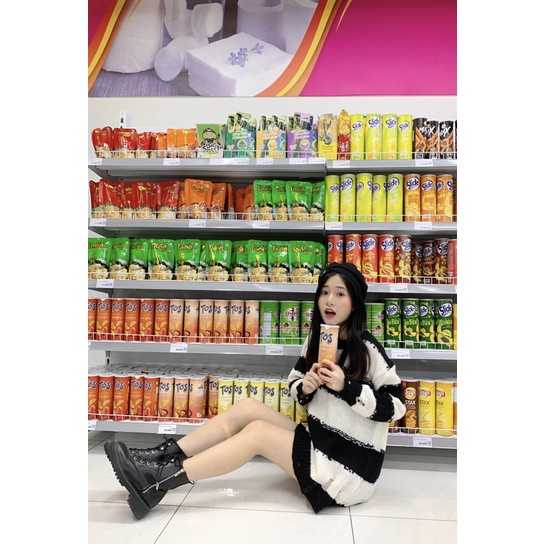 Áo len rách kẻ Simbabo