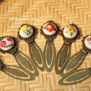 Bookmark dạng thước thêu tay ❤