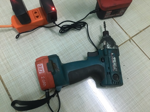 Bắn vít Makita Nhật full máy pin sạc than rời búa mạnh