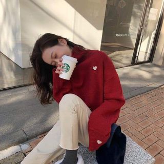 Áo len cổ lọ trái tim