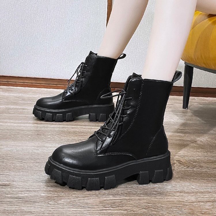 BOOTS NỮ CỔ LỬNG THẮT DÂY KHÔNG KHÓA KÉO ĐẾ CAO 6CM KHÔNG ĐỘN