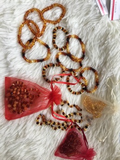Vòng tay hổ phách Ba Lan