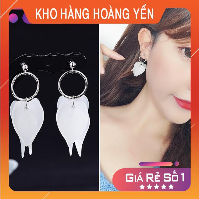 Đôi bông tai chùm lá trắng xinh xắn