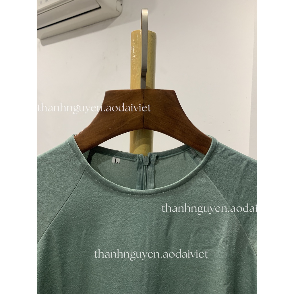 Áo dài xanh mint dáng suông truyền thống lụa Tây Thi