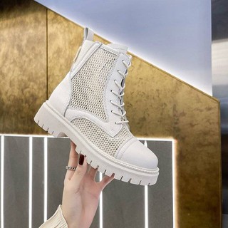 giày Martin boots lưới thoáng khí của phụ nữ 2021 mùa xuân và hè mới màu đỏ cao cổ mỏng đế bệt kiểu La Mã