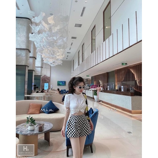 BỘ ÁO VẠT CHÉO, ÁO DROP TOP, ÁO THUN GÂN ÔM, QUẦN ĐÙI ÔM, KHOE DÁNG CHO CÔ NÀNG
