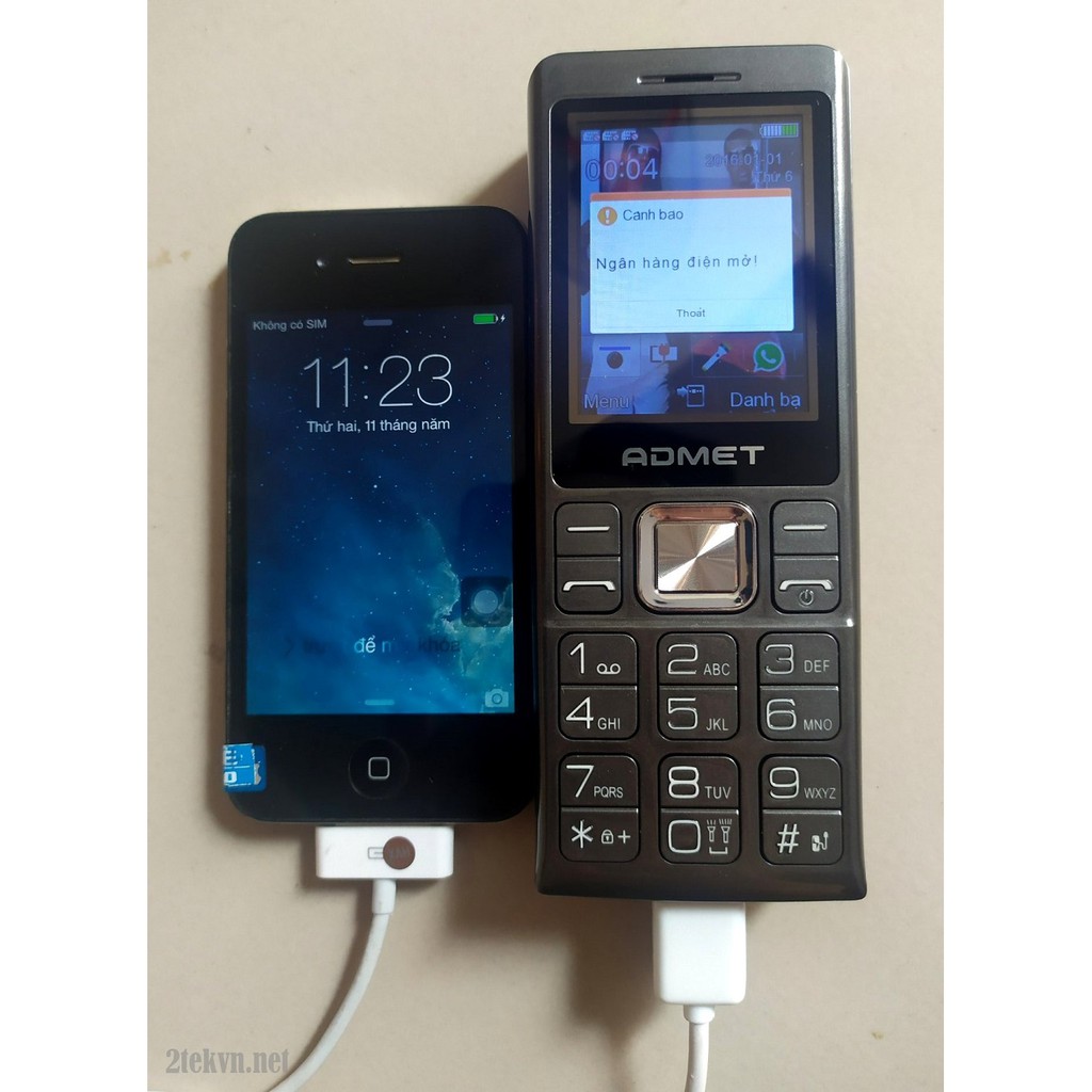 Điện thoại 3 sim pin khủng Admet K3000