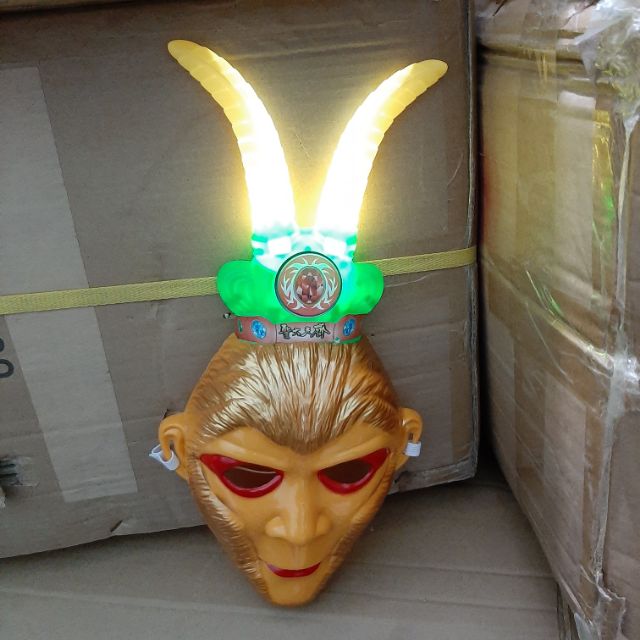 Mặt nạ tề thiên có pin