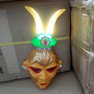 Mặt nạ tề thiên có pin