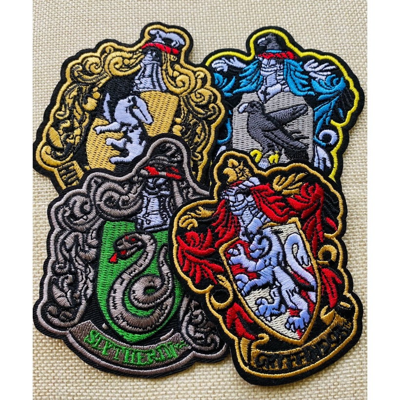 Logo thêu các nhà trong Harry Potter - Chất thêu chi tiết cực đẹp - Ủi lên áo quần cực dính dễ dàng sử dụng