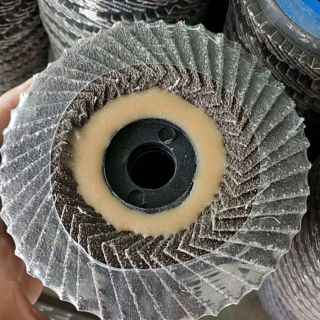 Nhám xếp xéo HQ 100x16x6mm (nhám mài góc)