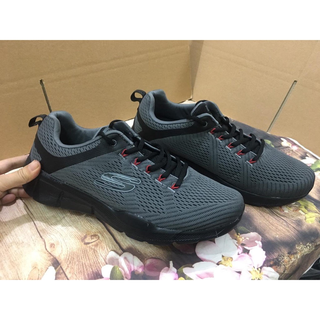 Sketchers nam