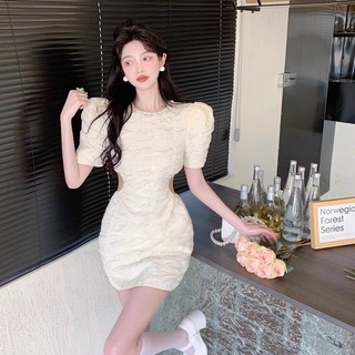 Đầm xốp nổi khoét eo xinh