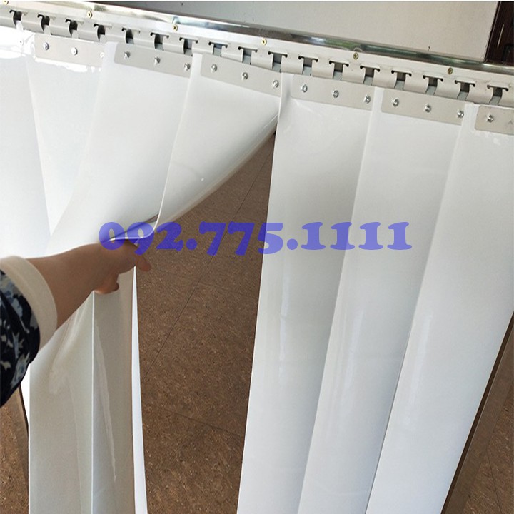 Rèm PVC trắng sữa ngăn lạnh, bụi bẩn, che khuất tầm nhìn.R1.03m x C2,4m