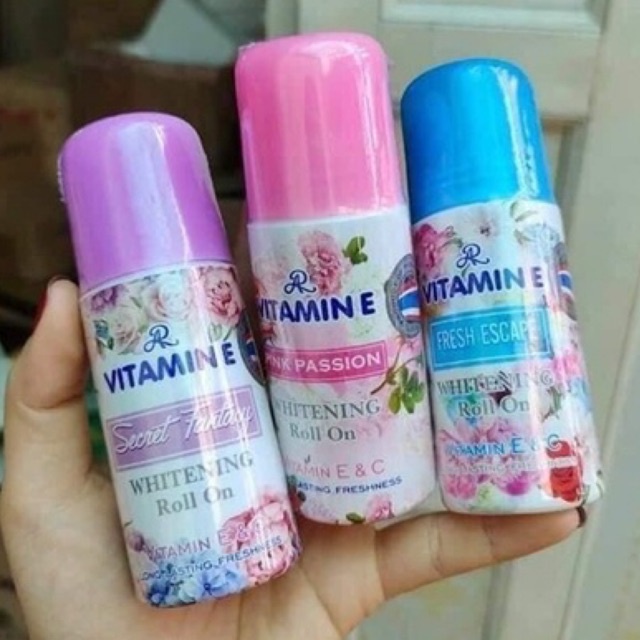 💐💐Lăn Khử Mùi Dưỡng Trắng Da Hương Nước Hoa AR Vitamin E Whitening Roll Thái Lan 75ml