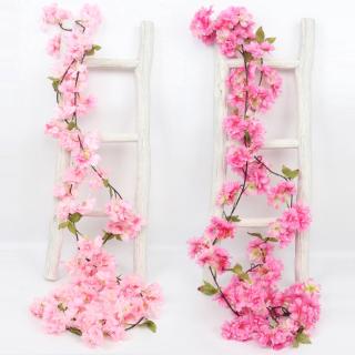 Nhánh hoa đào giả dùng trang trí