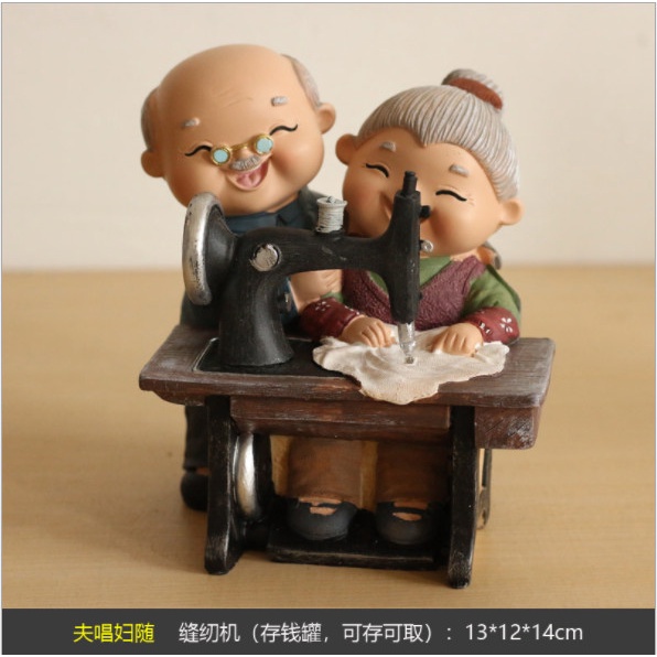 Tượng ông bà lão hạnh phúc