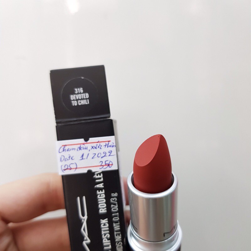 Thanh lý son MAC Powder Kiss màu Devoted To Chili lỗi như hình (Inbox số cụ thể để được hình chi tiết lỗi)