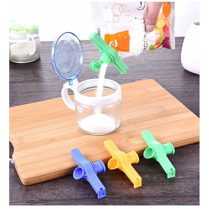 Kẹp miệng túi bảo quản thực phẩm có nắp mở rót tiện dụng